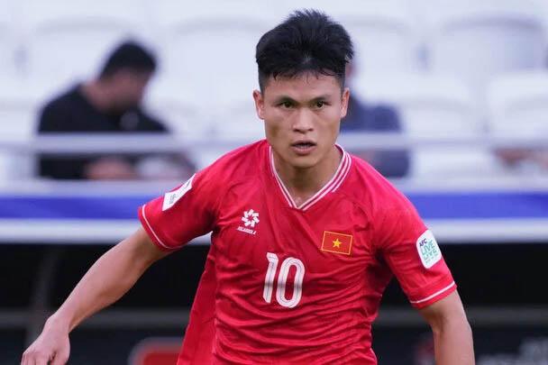 HLV Kim Sang-sik thay gần nửa đội hình từng dự AFF Cup 2022-2