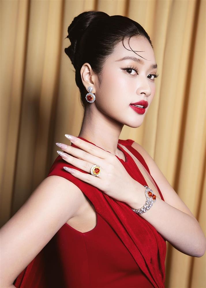 Hoa hậu Thiên Ân: Sau 2 năm đăng quang, tôi không còn áp lực cơm áo gạo tiền-5