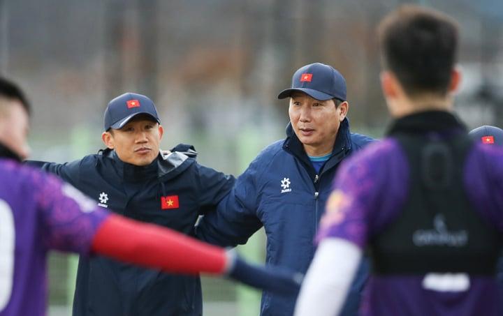 HLV Kim Sang-sik thay gần nửa đội hình từng dự AFF Cup 2022-1