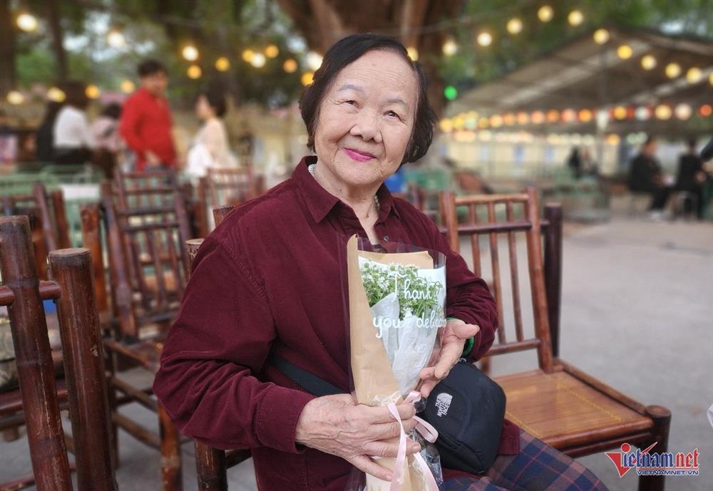 ‘Thị Nở’ Đức Lưu tuổi 85: Ngủ dậy được đấm bóp cả tiếng, sợ nhất ăn cháo hành-1