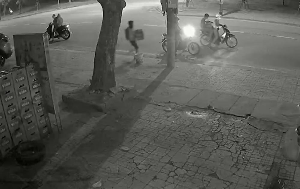 Triệu tập nhóm học sinh dùng hung khí hỗn chiến trong đêm-1