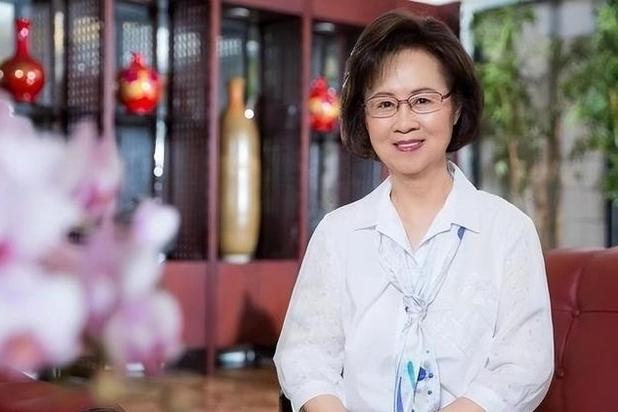 Châu Kiệt bị chỉ trích vì không tiễn biệt Quỳnh Dao-4