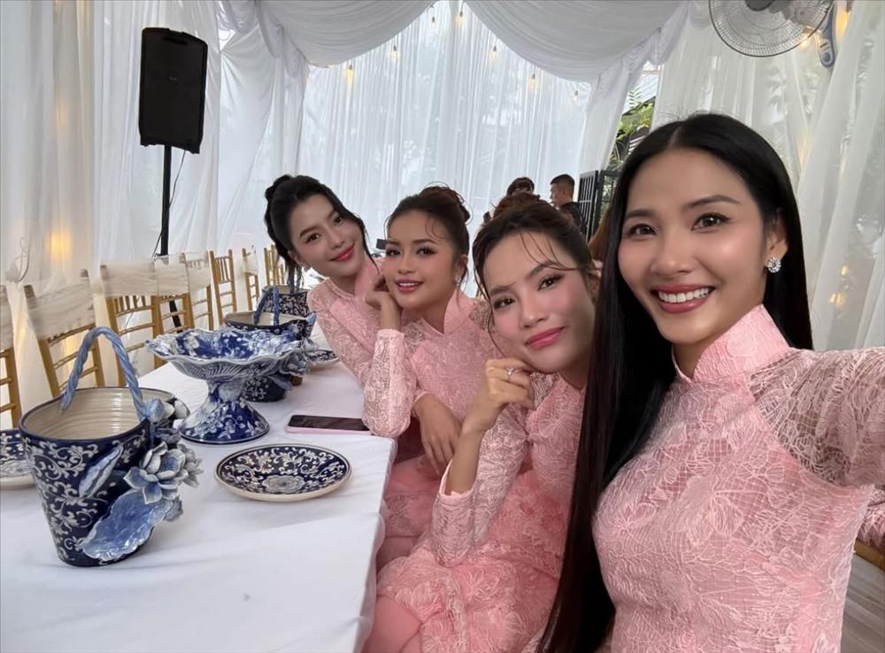 Lễ ăn hỏi Hoa hậu Khánh Vân: Cô dâu khoe visual đỉnh, dàn mỹ nhân bê tráp-3