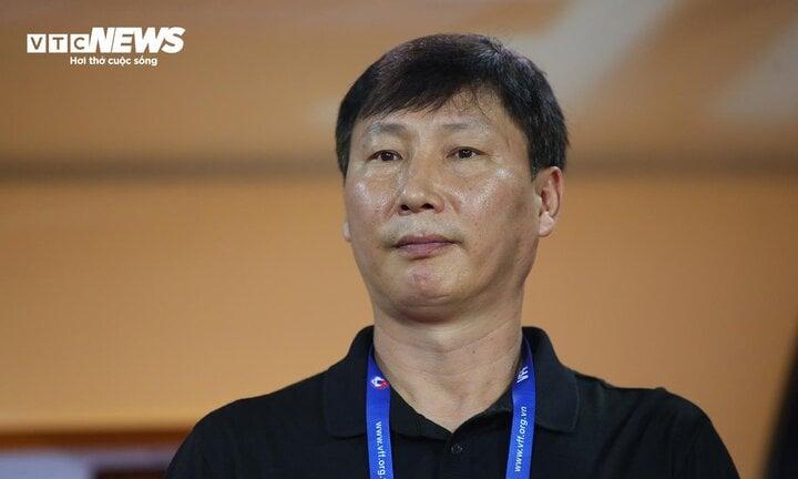 HLV Kim Sang-sik thực dụng, loạt trò cưng của ông Troussier mất chỗ-2