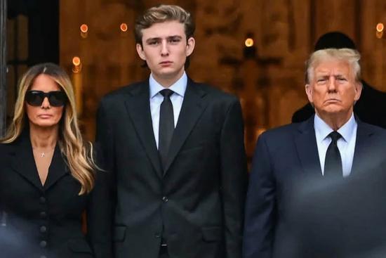 Giọng nói Barron Trump gây sốt