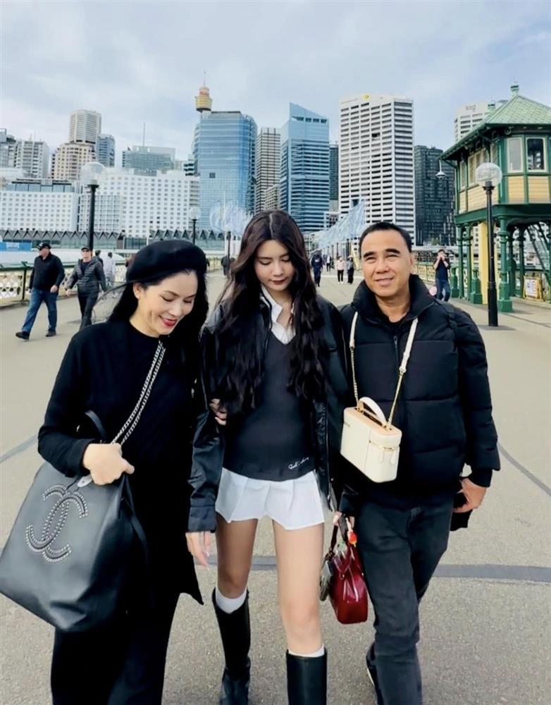 Cặp vợ chồng đối lập của showbiz Việt: Chồng dép lê, vợ dát hàng hiệu vẫn hạnh phúc-6