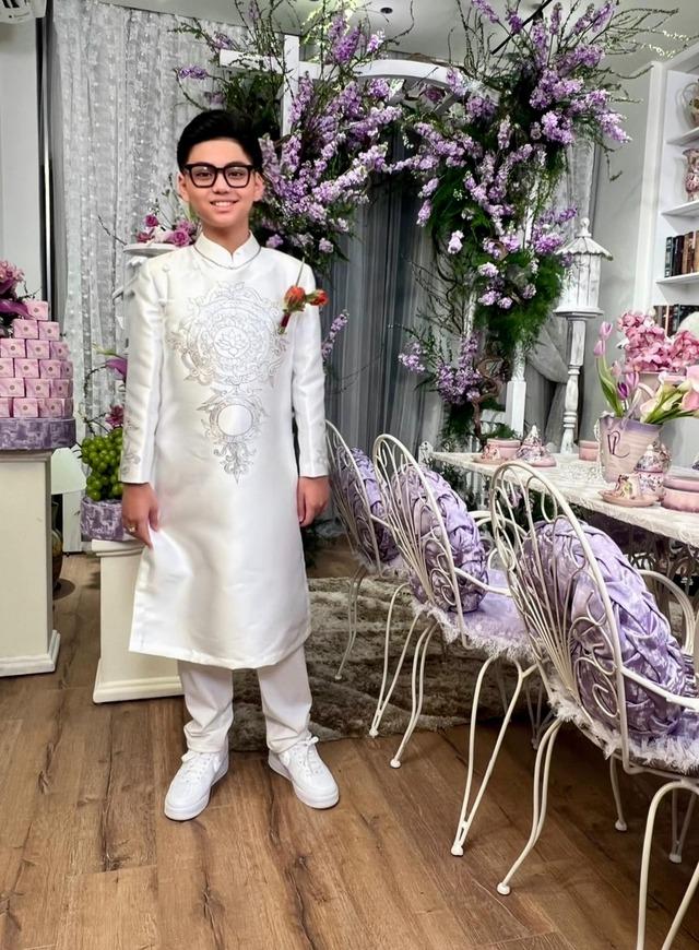 Con riêng 11 tuổi của chồng Hoa hậu Khánh Vân xuất hiện trong lễ ăn hỏi-1
