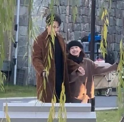 Lưu Diệc Phi khiến Triệu Lộ Tư rơi vào tình huống xấu hổ-1