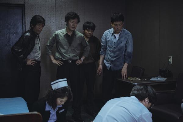 Bộ phim được tìm kiếm nhiều nhất sau khi Tổng thống Hàn Quốc ban bố thiết quân luật-10