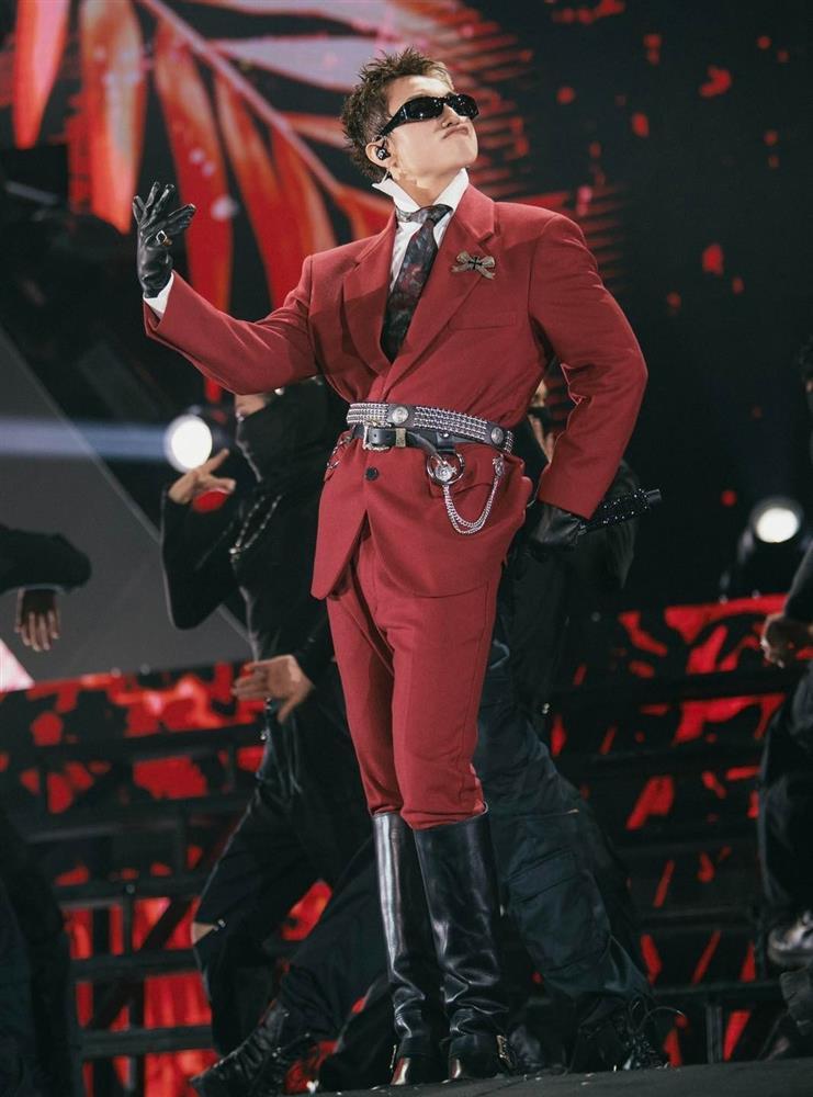 Chưa thể lật đổ Sơn Tùng M-TP-2