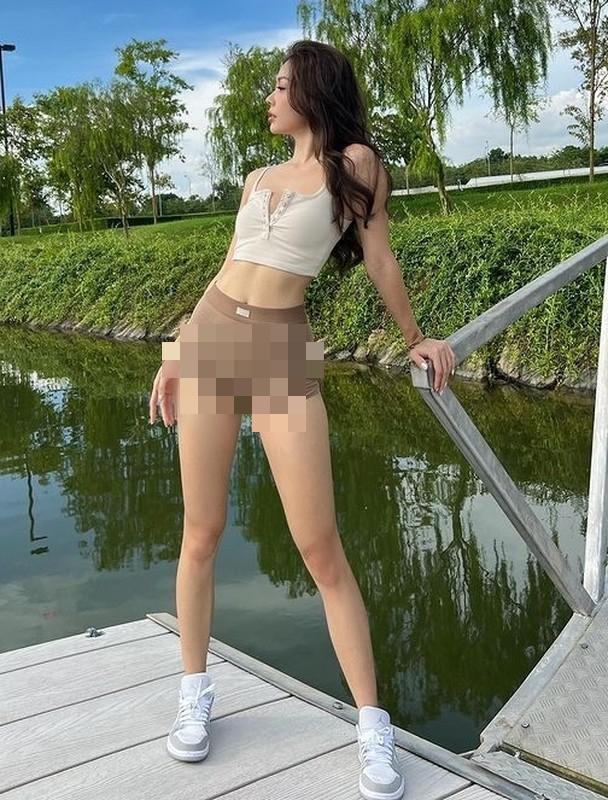Hot girl mạng bị chỉ trích vì diện đồ tập bó chẽn ra nơi công cộng đến mức phải xoá bài-1