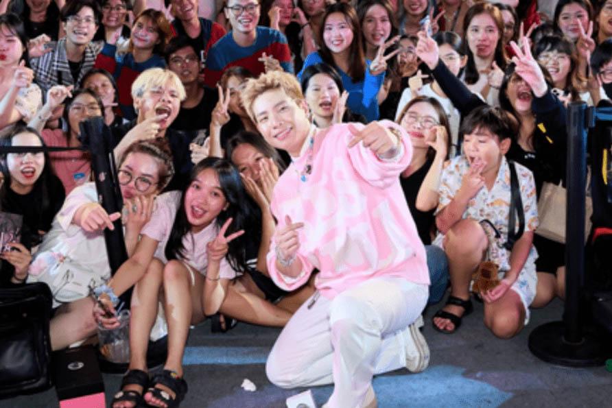 Khán giả đề nghị tạm dừng concert Anh Trai Say Hi trên sóng livestream-5