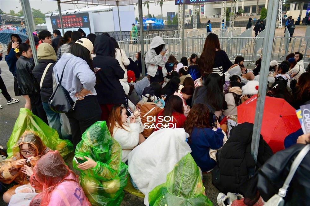 Khán giả đề nghị tạm dừng concert Anh Trai Say Hi trên sóng livestream-3