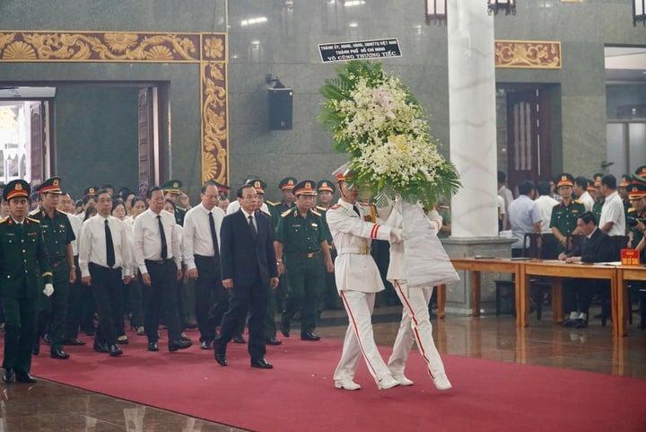 Lễ viếng, truy tặng Huân chương Bảo vệ Tổ quốc cho 12 liệt sĩ Quân khu 7-2