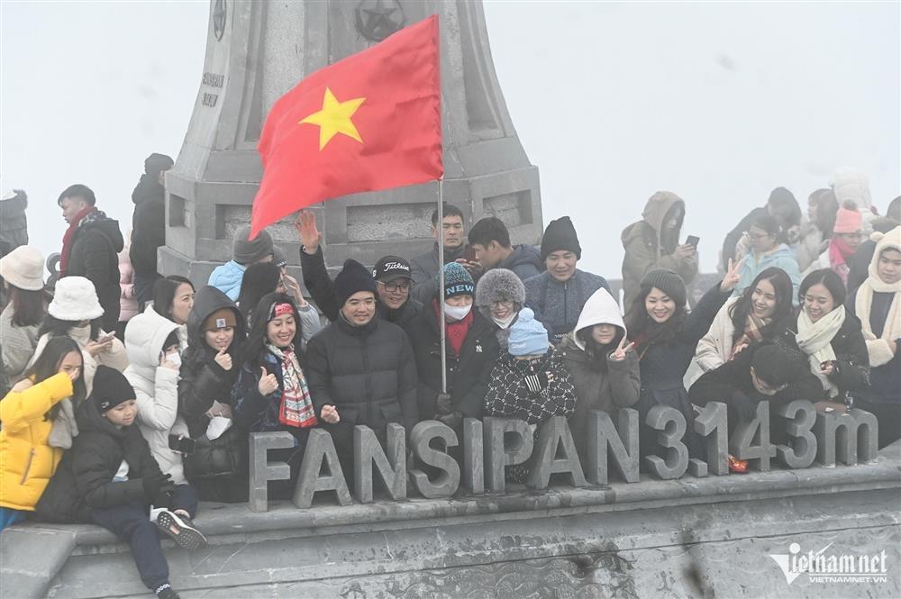 Sa Pa hút khách ngay cả trong mùa đông lạnh giá-1