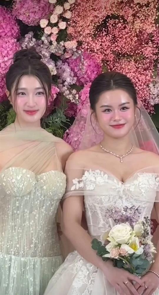 Á hậu xứ Thanh nhà Sen Vàng giờ ra sao sau tin đồn yêu thiếu gia tập đoàn lớn?-1