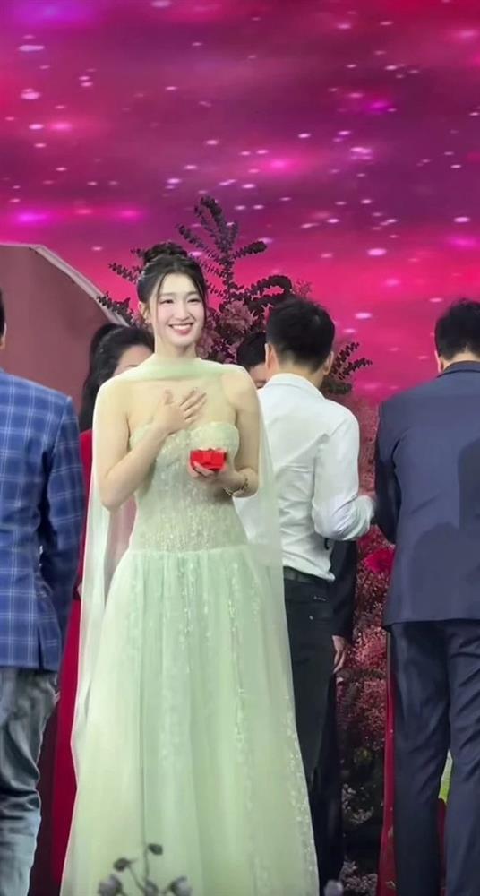 Á hậu xứ Thanh nhà Sen Vàng giờ ra sao sau tin đồn yêu thiếu gia tập đoàn lớn?-2