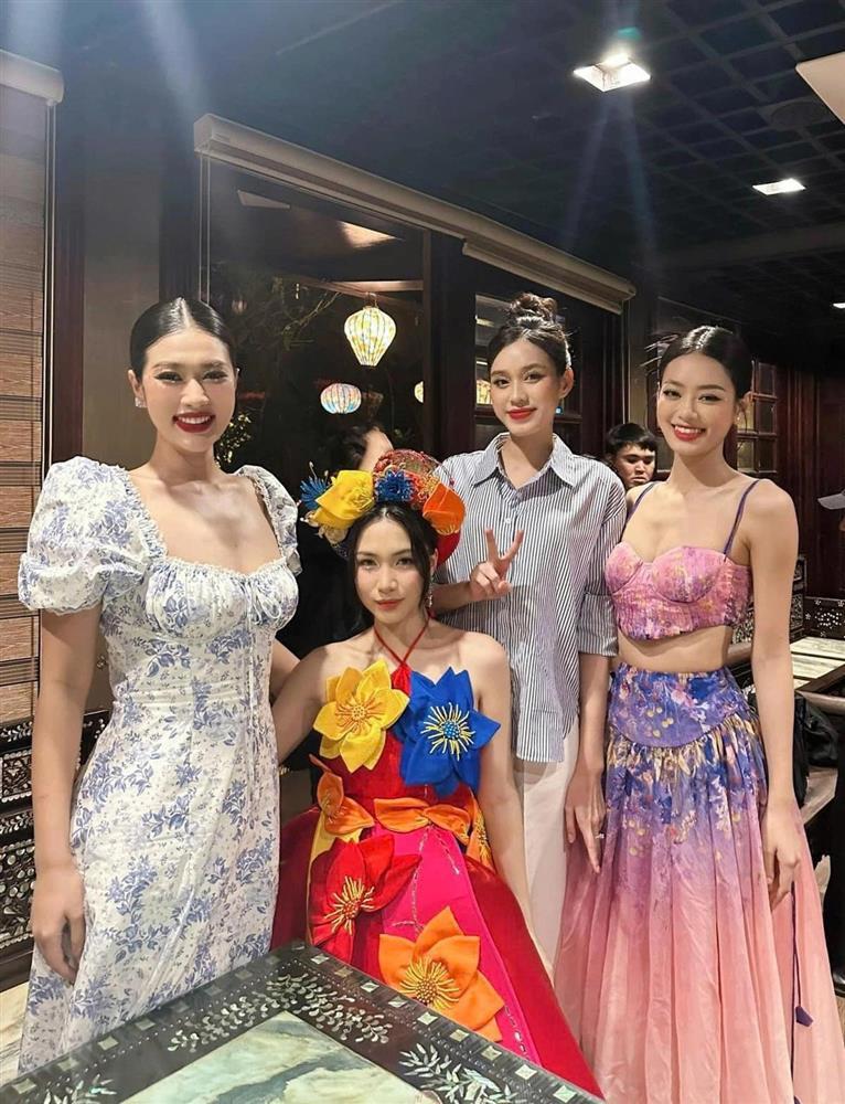 7 lần Hoà Minzy đọ chiều cao với Hoa hậu, thảm nhất với Ý Nhi-3