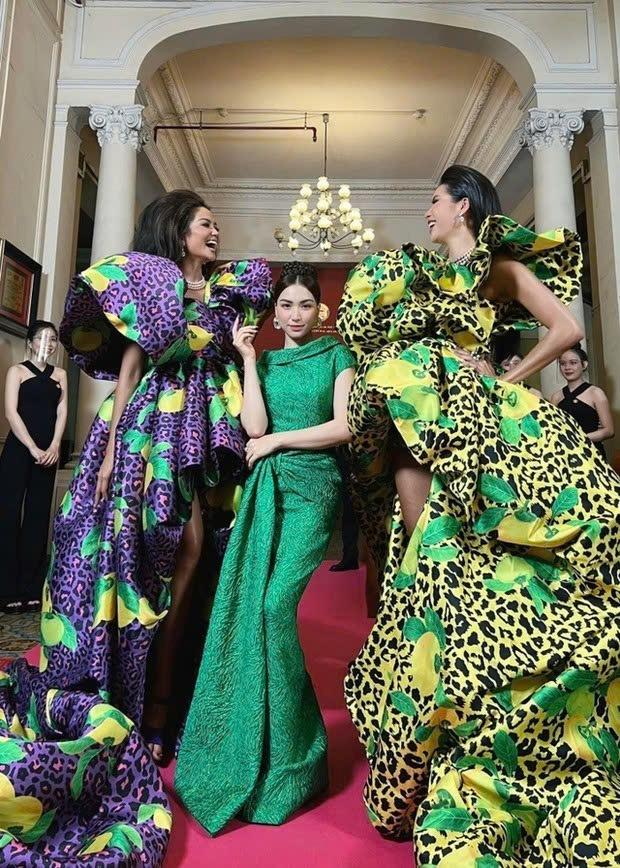 7 lần Hoà Minzy đọ chiều cao với Hoa hậu, thảm nhất với Ý Nhi-5