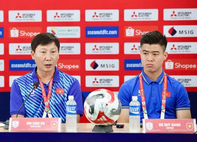 HLV Kim Sang-sik: Trận ra quân gặp Lào còn hơn cả một trận đấu-1