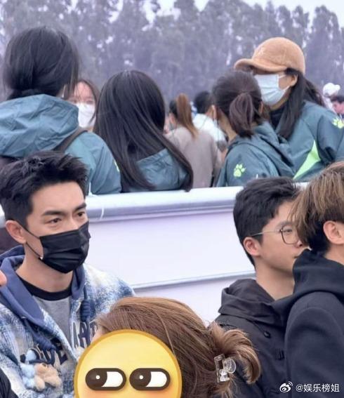 Nghi vấn Triệu Lệ Dĩnh đưa con trai đi chơi cùng Lâm Canh Tân?-3