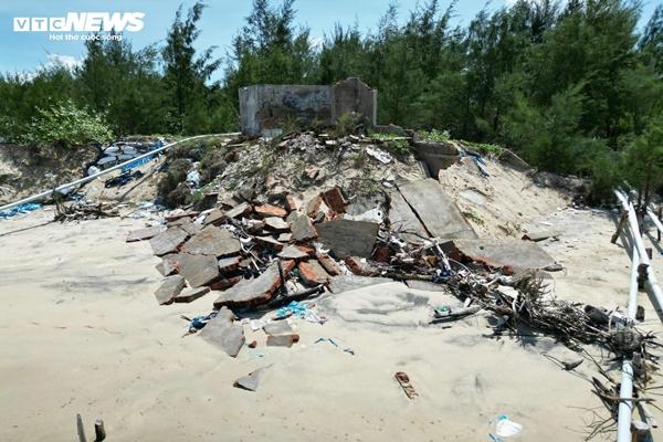 Sóng công phá loạt bờ biển ở Quảng Nam, dân nơm nớp lo sợ-4