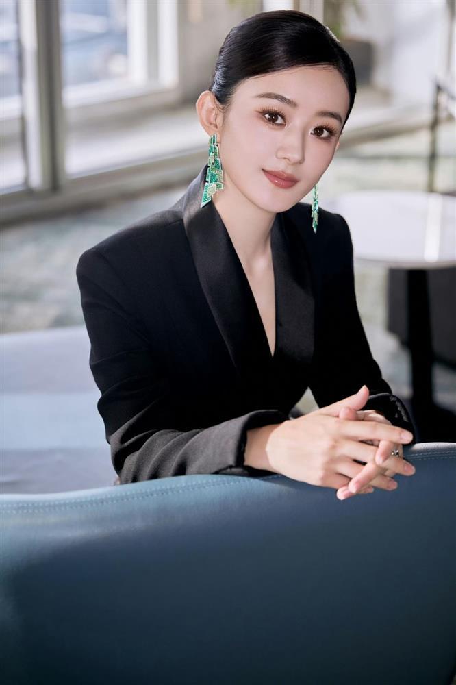 Gây tranh cãi với tạo hình sự kiện, Triệu Lệ Dĩnh liền đáp trả mạnh mẽ với người hâm mộ-1