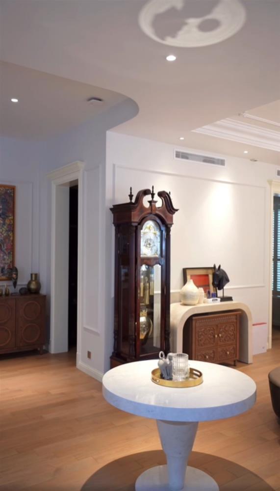 Cơ ngơi triệu đô của sao Việt: Bên trong căn biệt thự mẹ chồng tặng Diễm My 9X-2