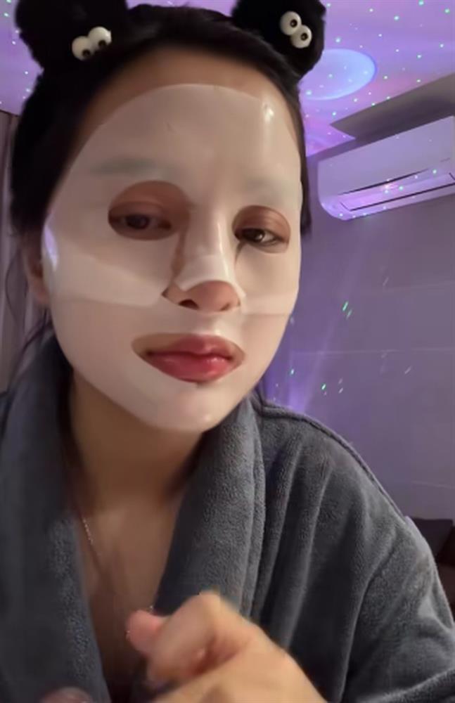 Gấm Kami quay clip tẩy trang khoe mặt mộc, fan ngỡ ngàng không nhận ra-3