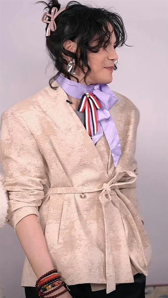 Món hời trăm tỷ cho màn biến hình gây sốc của nam diễn viên gia thế khủng nhất showbiz-4