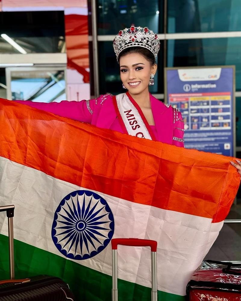 Dàn người đẹp tấp nập sang Việt Nam thi sắc đẹp-2