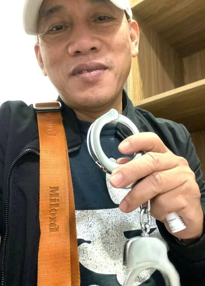 Bắt nhóm giả cảnh sát hình sự, trùm đầu tài xế ô tô Grab để cướp-3