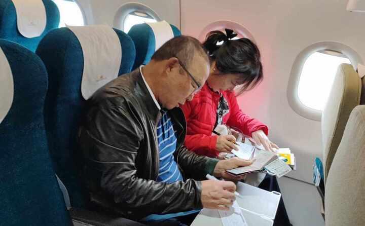 Ông Park Hang Seo sang Lào xem HLV Kim Sang-sik trổ tài-1