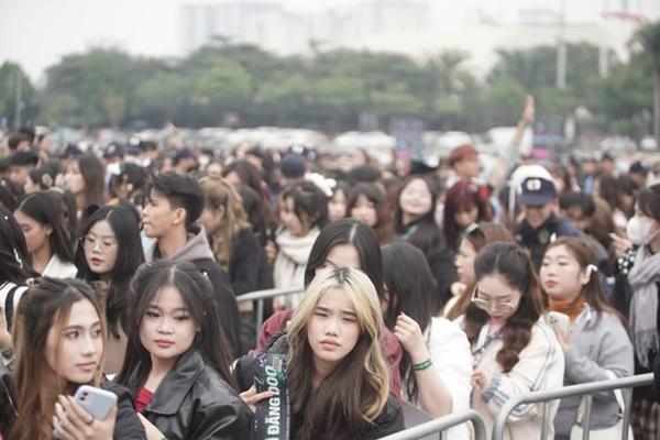 Thấy gì từ hiện tượng cuồng các anh trai? - Bài 1: Lóa mắt trước hào quang thần tượng-2