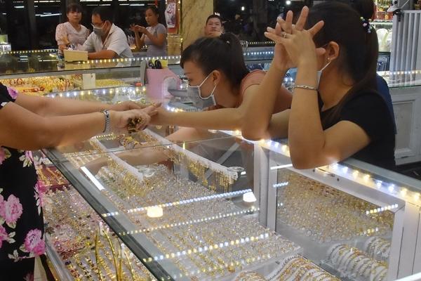 Giá vàng nhẫn hôm nay tăng cao nhất 1 tháng, vượt 86 triệu đồng/lượng-2
