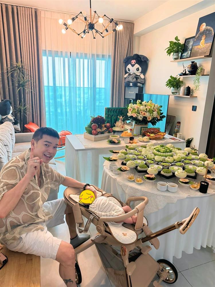 Quang Minh làm cha ở tuổi 65: Cuồng con trai, chia sẻ điều này khi bạn gái kém 37 tuổi sinh quý tử-5