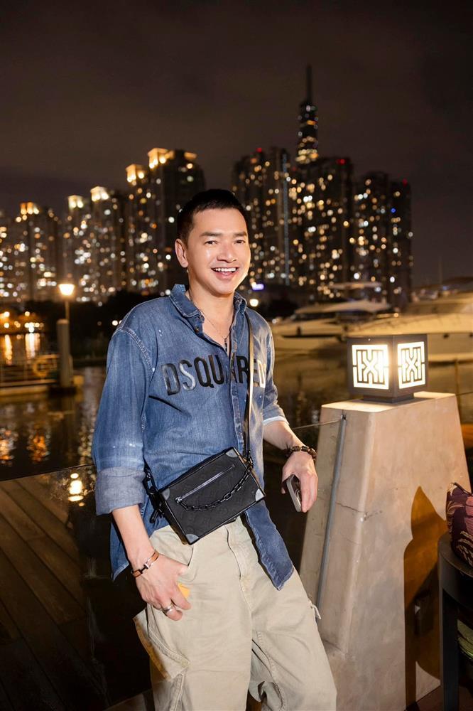 Quang Minh làm cha ở tuổi 65: Cuồng con trai, chia sẻ điều này khi bạn gái kém 37 tuổi sinh quý tử-8