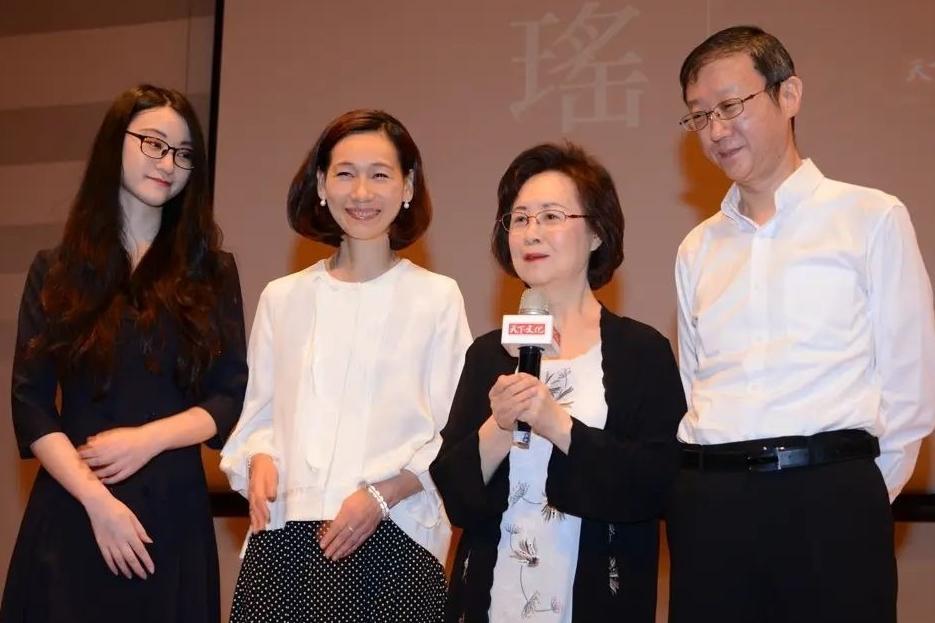 Diễn viên Lâm Tâm Như lặng lẽ tới viếng nhà văn Quỳnh Dao-3