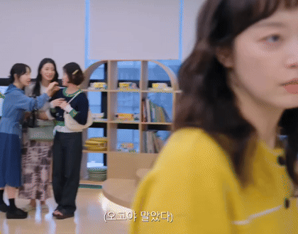 Phim mới chiếu đã bị chê lỗi thời như 10 năm trước, nữ chính già đi chục tuổi vì kiểu tóc thảm họa-4