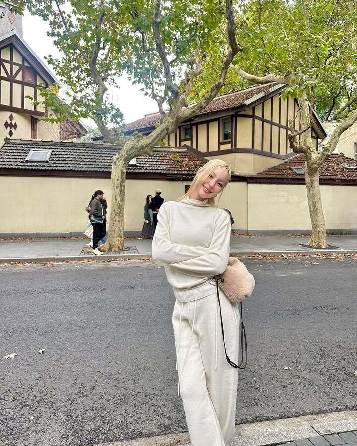 Áo nỉ mặc với quần gì?-4