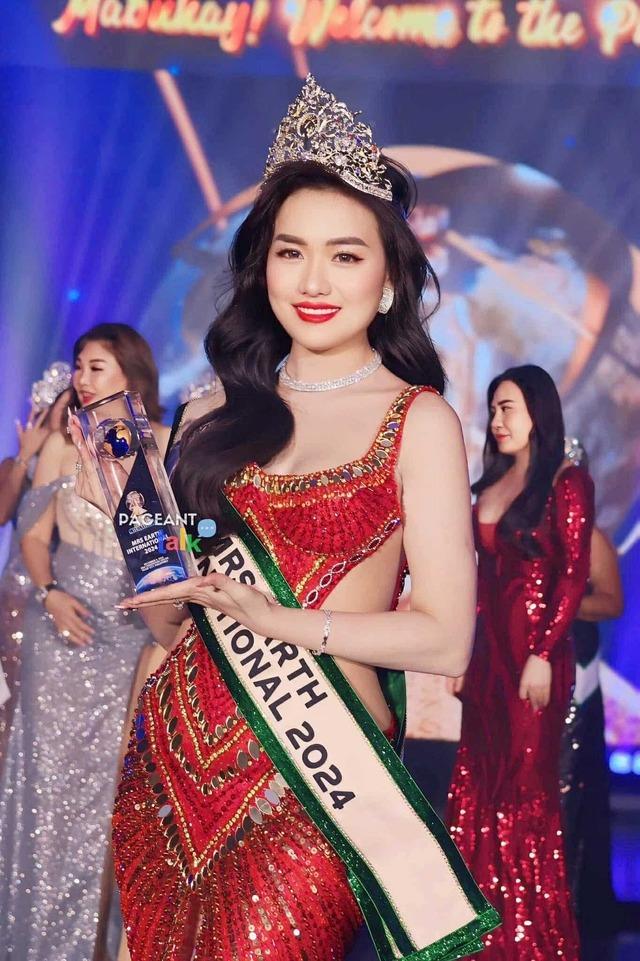 Chân dung cựu nhân viên ngân hàng đăng quang Mrs Earth International 2024-2