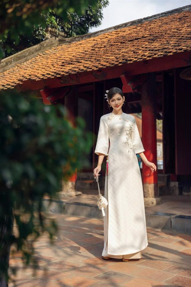 4 mẫu áo dài trang nhã cho năm mới 2025-4