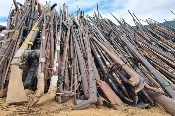 Nghệ An: Tiêu hủy gần 1.000 khẩu súng tự chế-2