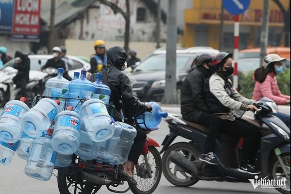 Vượt đèn đỏ, tài xế xe buýt ở TPHCM bị đình chỉ hoạt động 24 tháng-2