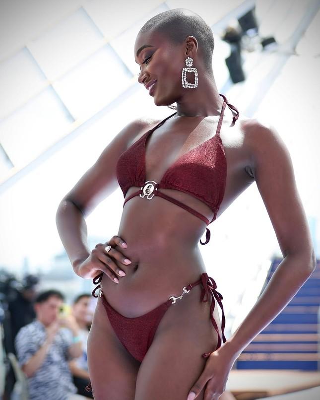 Á hậu Hòa bình thừa nhận sai lầm-2