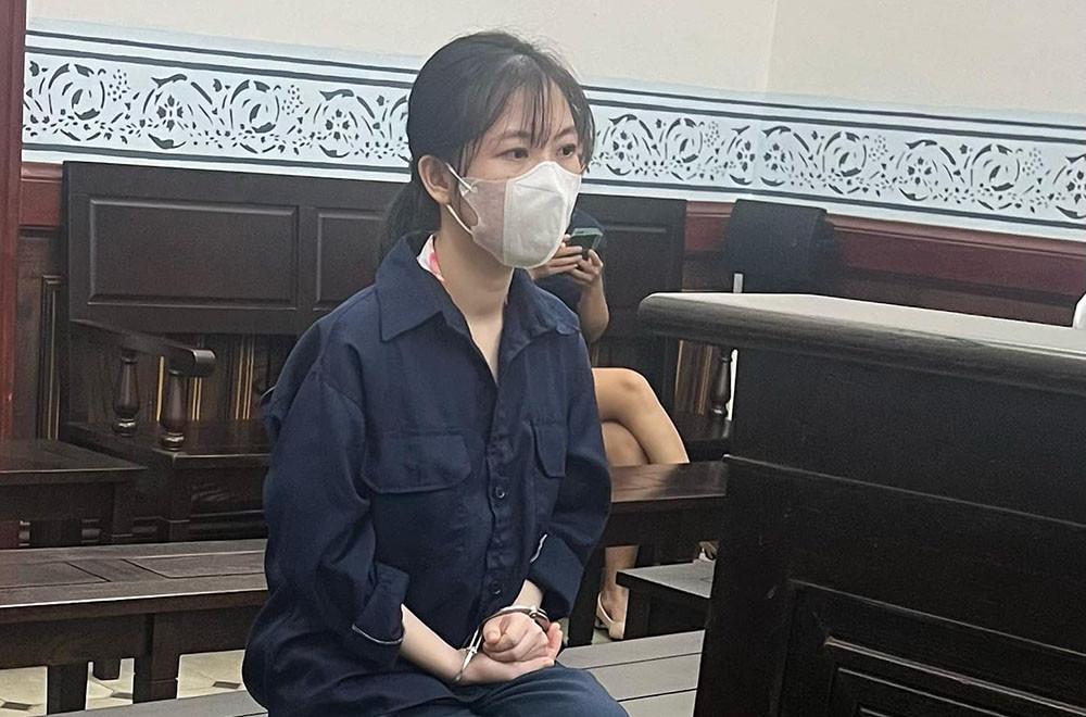 Nữ nhân viên 4 lần trộm kim cương của công ty, bán lấy tiền trả nợ và tiêu xài-1