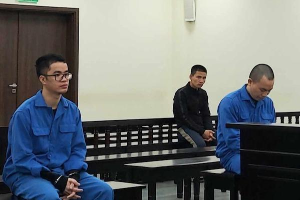 Nhóm thanh niên đưa đoàn người ra nước ngoài trái phép-1