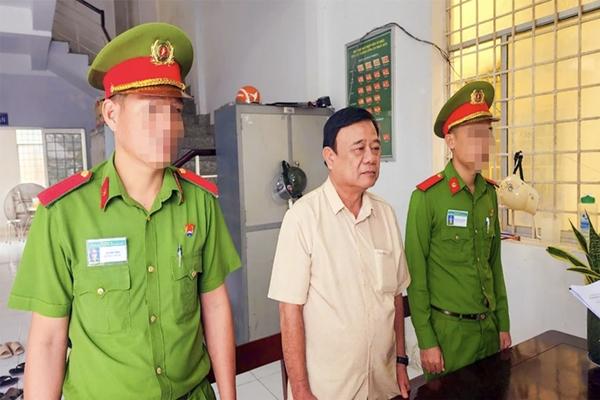 Nhóm đối tượng giả nhân viên ngân hàng chiếm đoạt hàng trăm triệu đồng lĩnh án-1