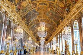 Những cánh cửa mở ra bí mật động trời ở cung điện Versailles