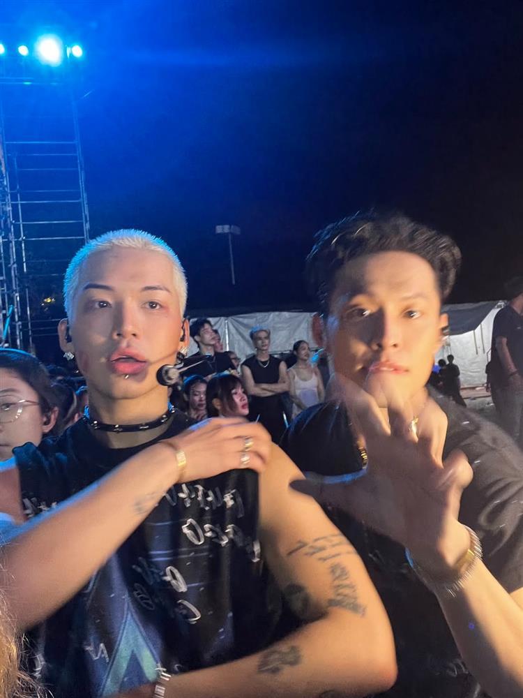 Tình trạng bất ổn của dàn Anh Trai Say Hi-8